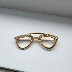 Chic Gold Sunglasses Brooch with Crystals
